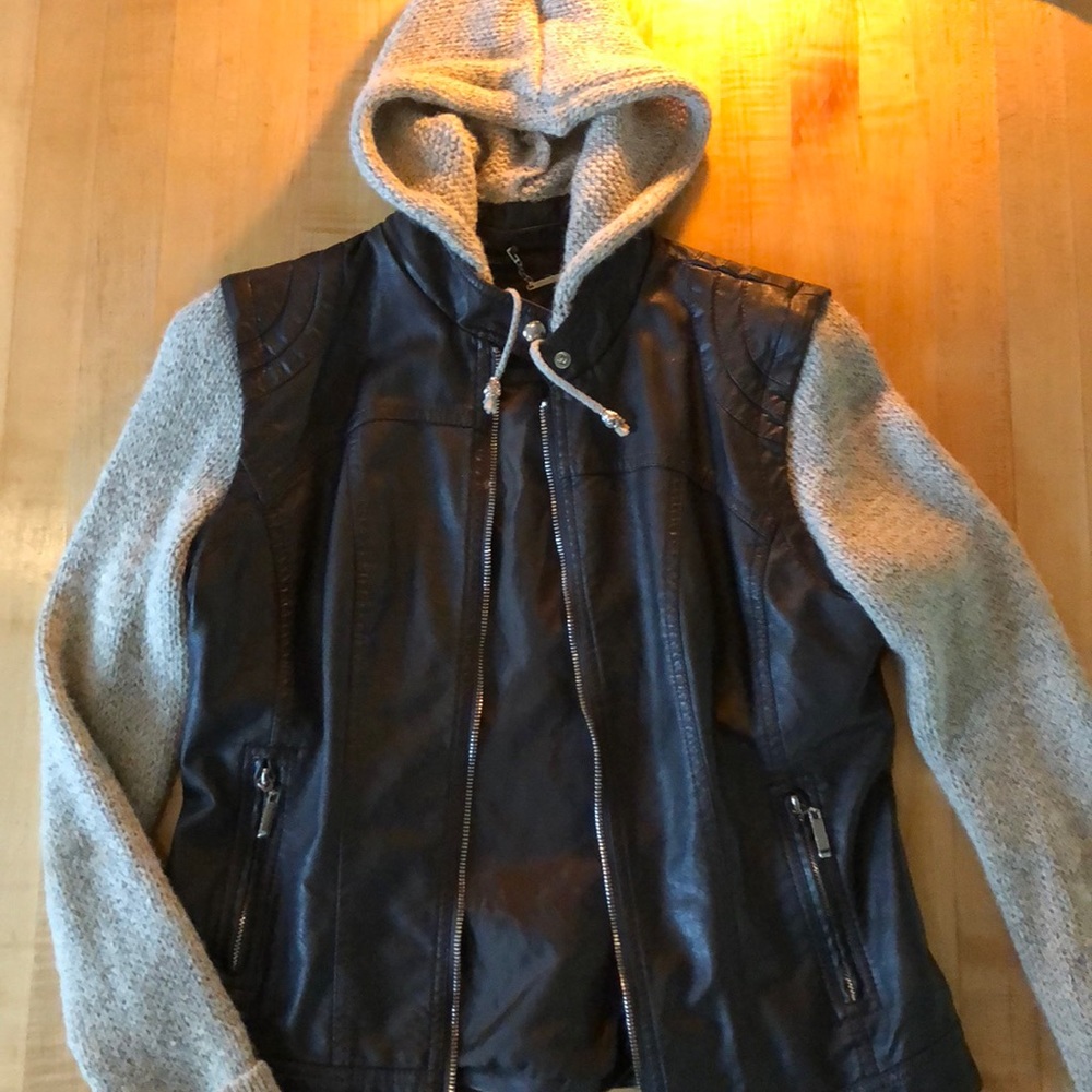 Knit sweater and faux leather sexy jacket